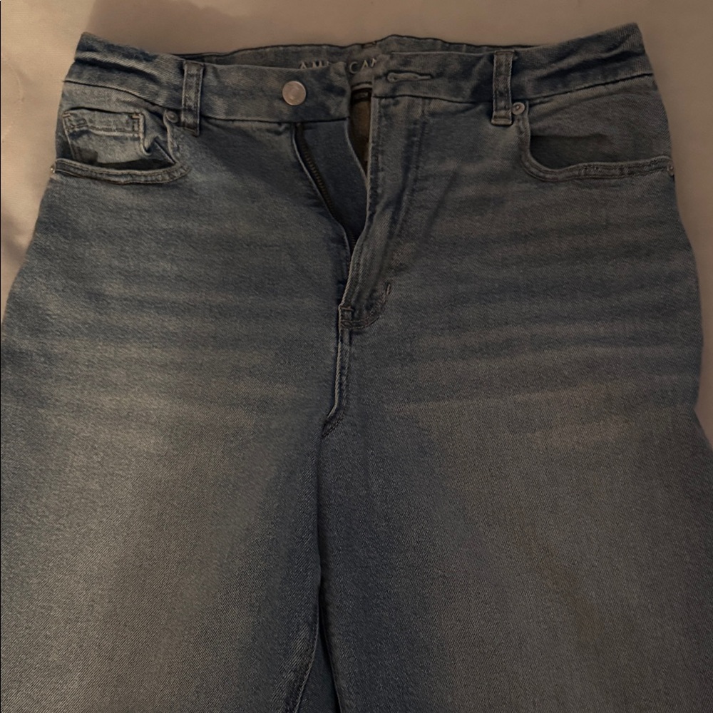 American Eagle Outfitters Women’s High Rise Blue Jeans